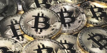 Bitcoin Hits $121K Amid Record $19 Billion Crypto Liquidation, Prompting Investor Hedging