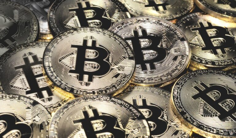 Bitcoin Hits $121K Amid Record $19 Billion Crypto Liquidation, Prompting Investor Hedging