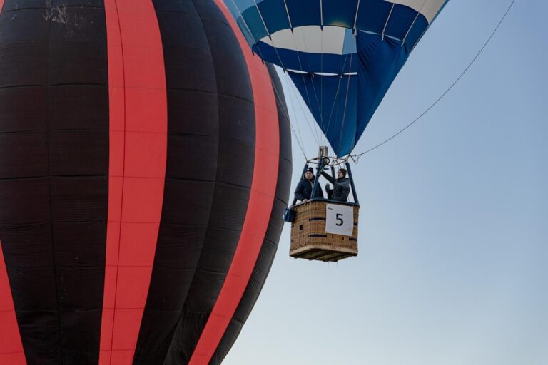 Sky-High Deals: Unbelievable Flight Discounts Just in Time for Fall Travel!